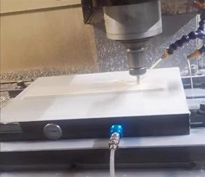 A all peiriant chucks magnetig gwactod CNC workpieces tenau a brau? Profiad y...